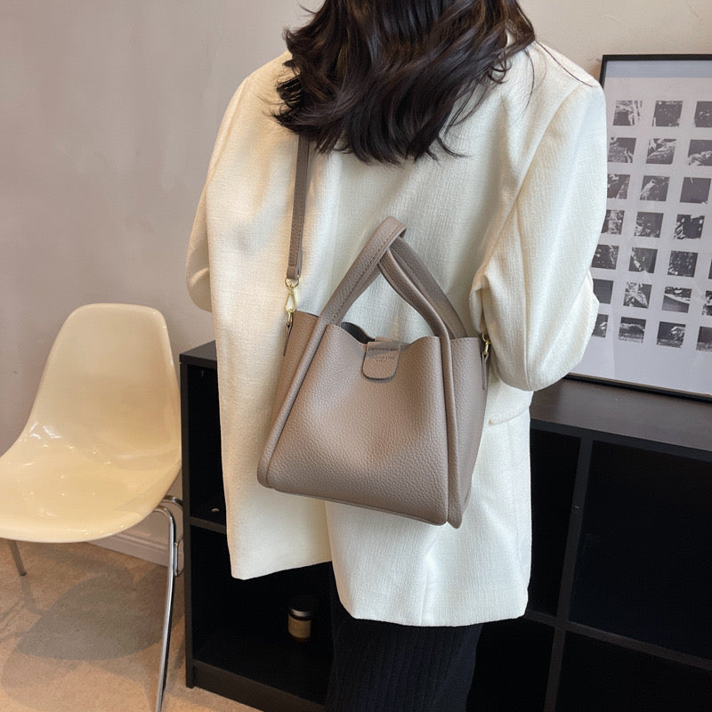 👜 Sac à main Élégance – Bandoulière & Pochette assortie
