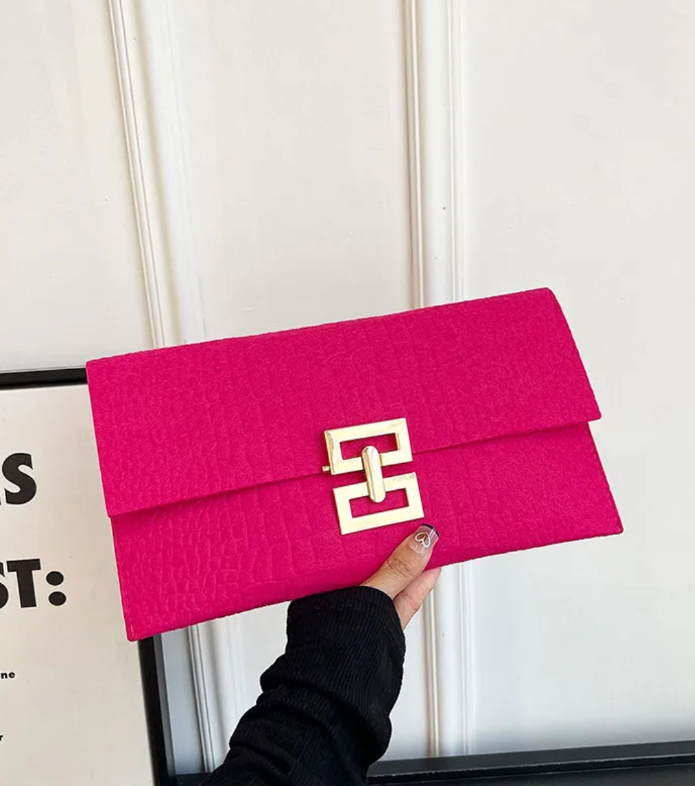Pochette effet croco chic – Fermoir doré | ROSE SABLE