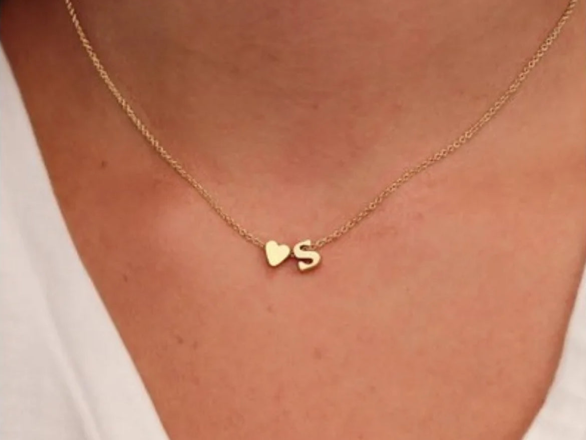 Collier Lette Initiale & Coeur Doré