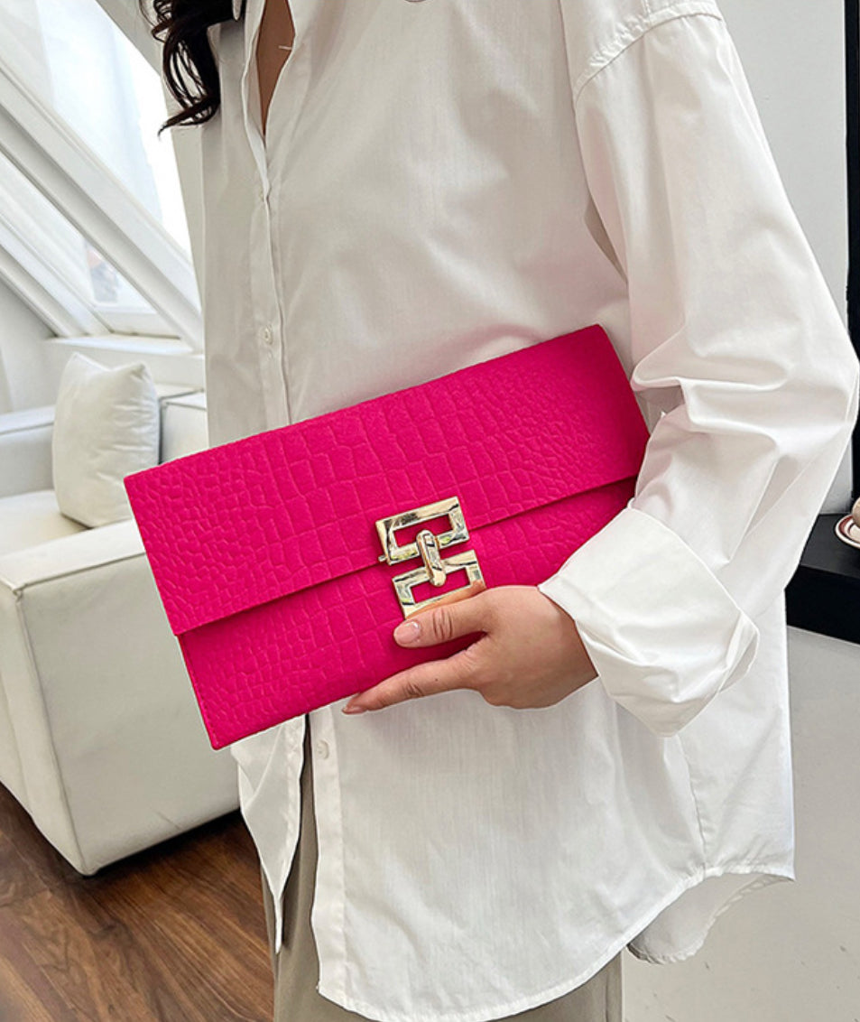 Pochette effet croco chic – Fermoir doré | ROSE SABLE