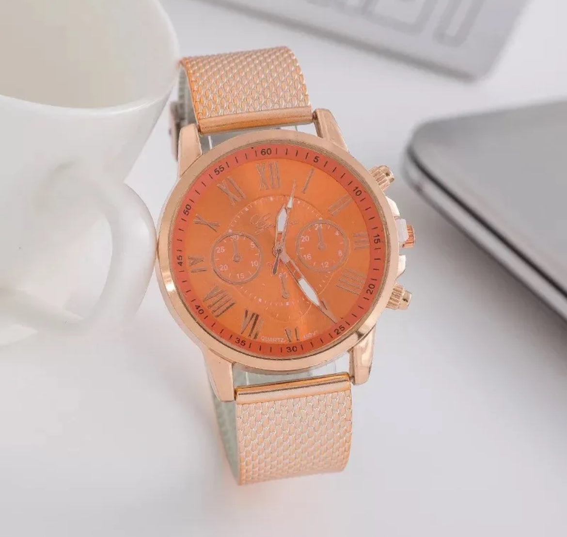 🕰️ Montre Femme "GENEVA Élégance" – Bracelet maille dorée