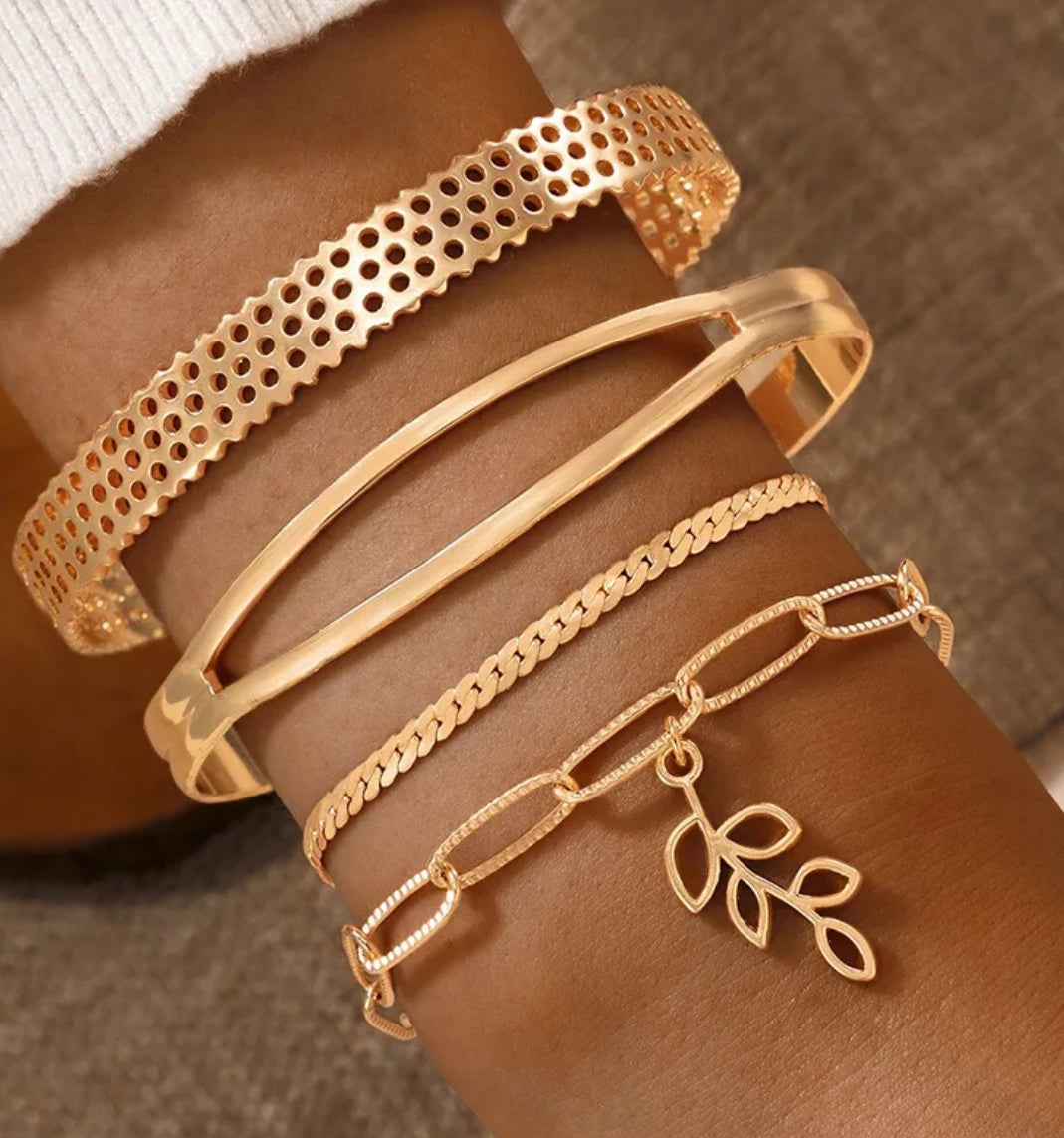 ✨ Set de Bracelets "Or Botanique" – 5 pièces dorées avec pampille feuille