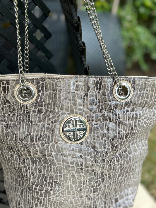 👜 Sac cabas femme effet croco gris métallisé avec anses chaîne – Collection Seconde Vie Chic – ROSE SABLE