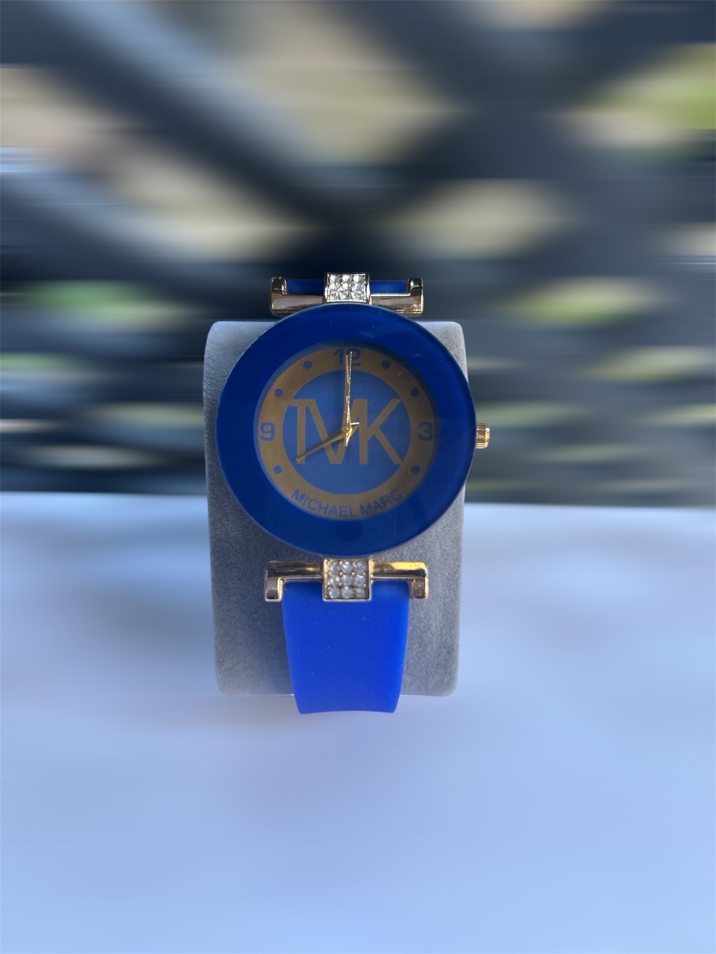 ⌚ Montre Femme Élégance – Bracelet Coloré & Détails Strass