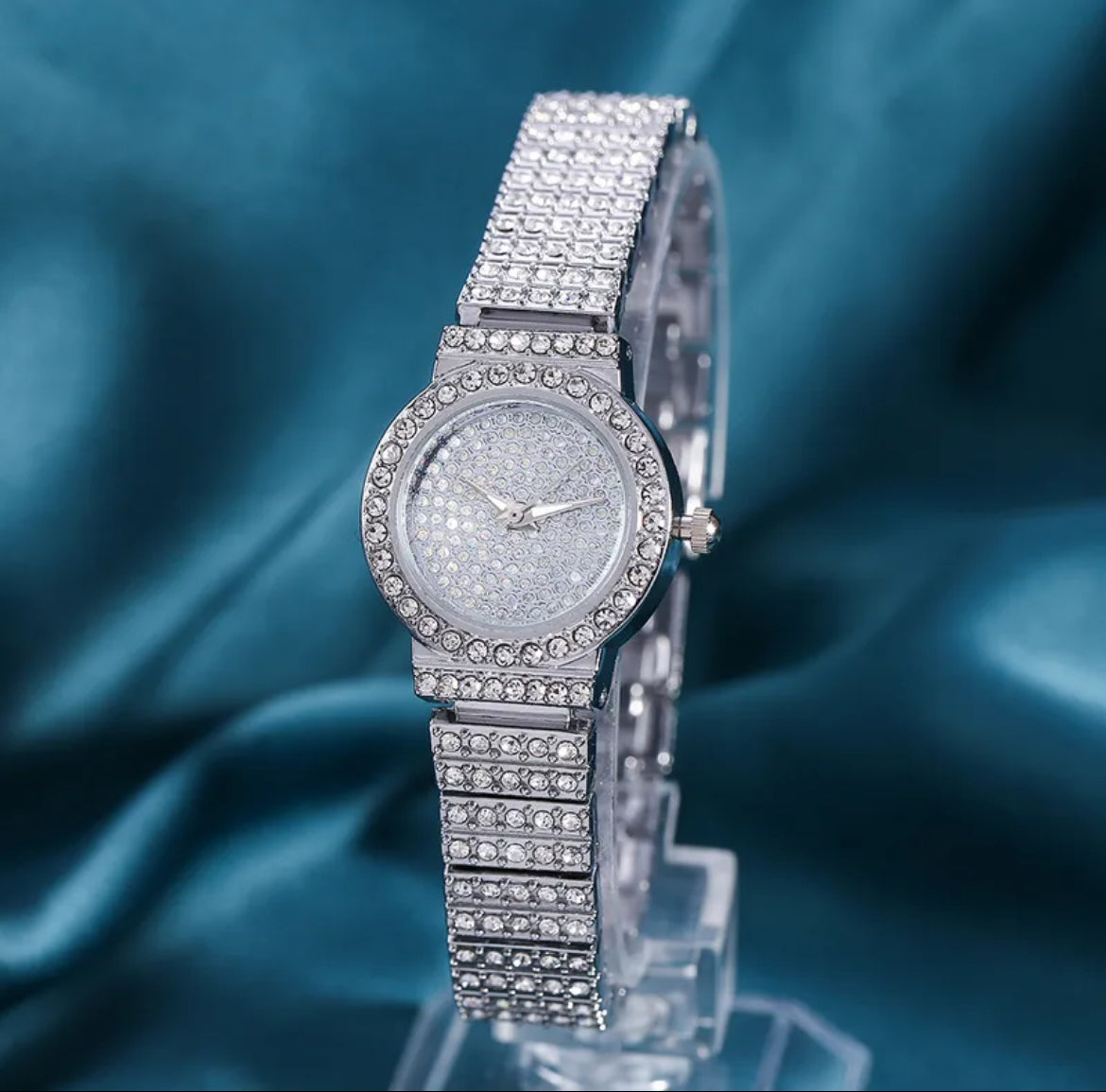Montre Femme "Cristal Élégance" – Or, Argent ou Rose Gold