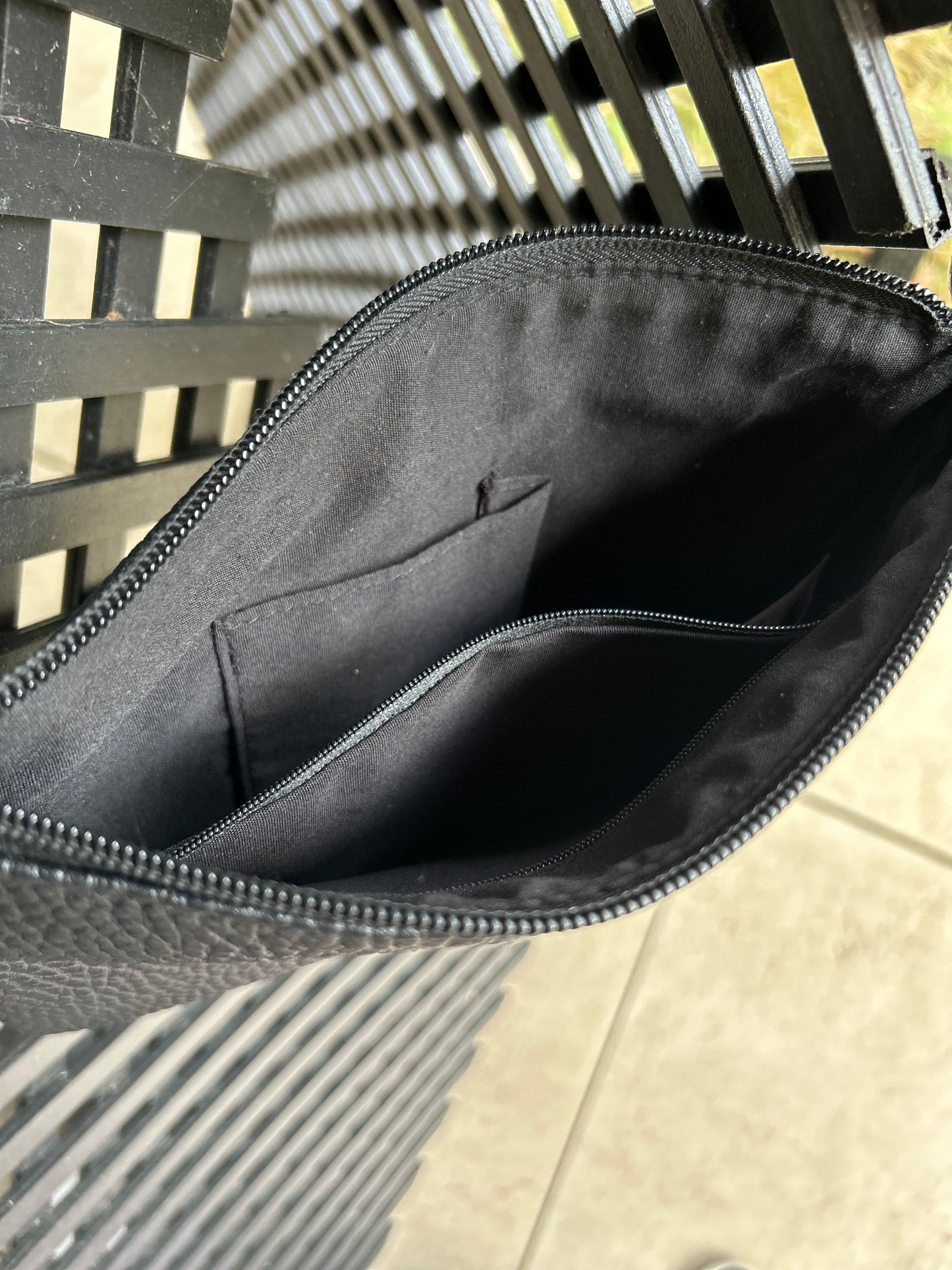 🖤 Pochette bandoulière noire en cuir grainé – Collection Seconde vie chic