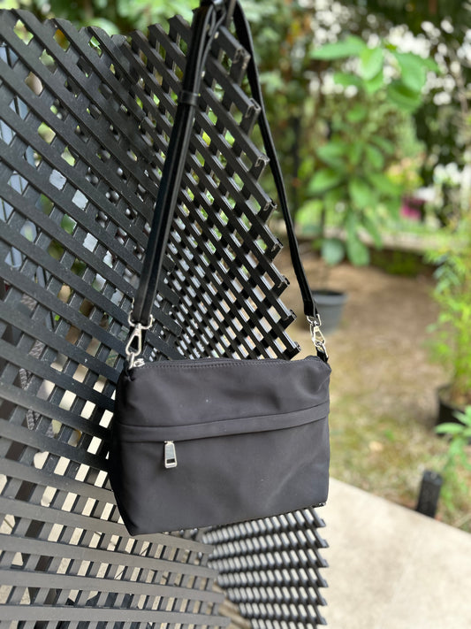 🎒 Sac bandoulière noir – Collection Seconde vie chic