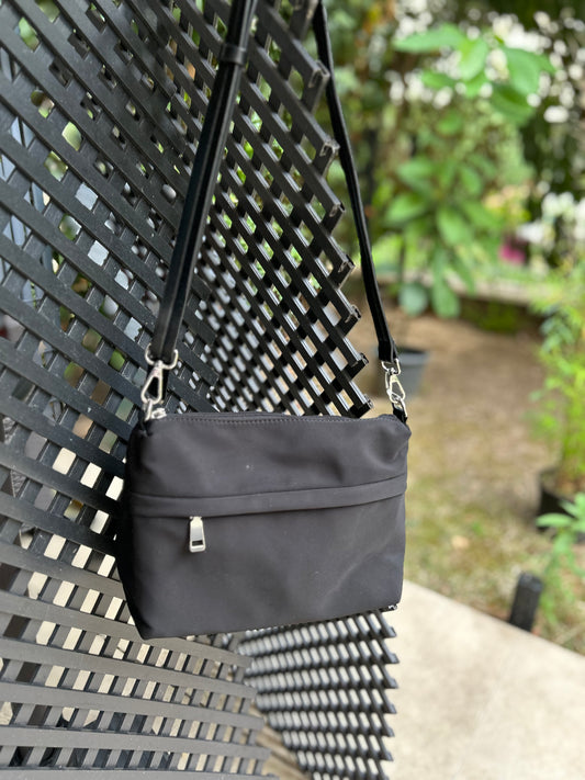 🎒 Sac bandoulière noir – Collection Seconde vie chic