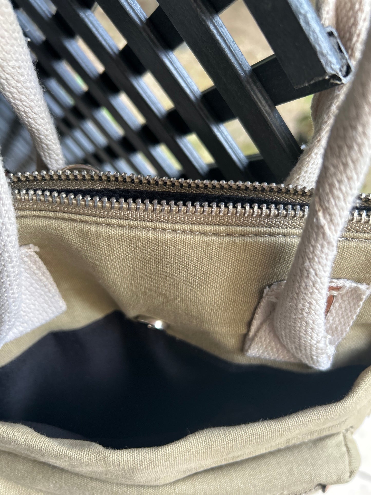 🎒 Sac convertible kaki – Bandoulière & sac à dos