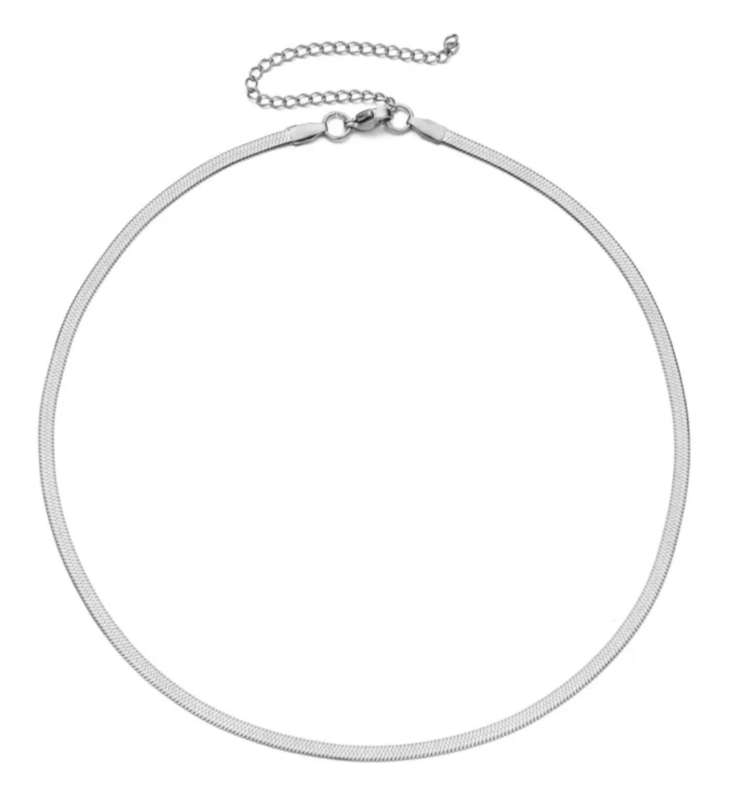 ✨ Collier Plat Minimaliste – Argenté