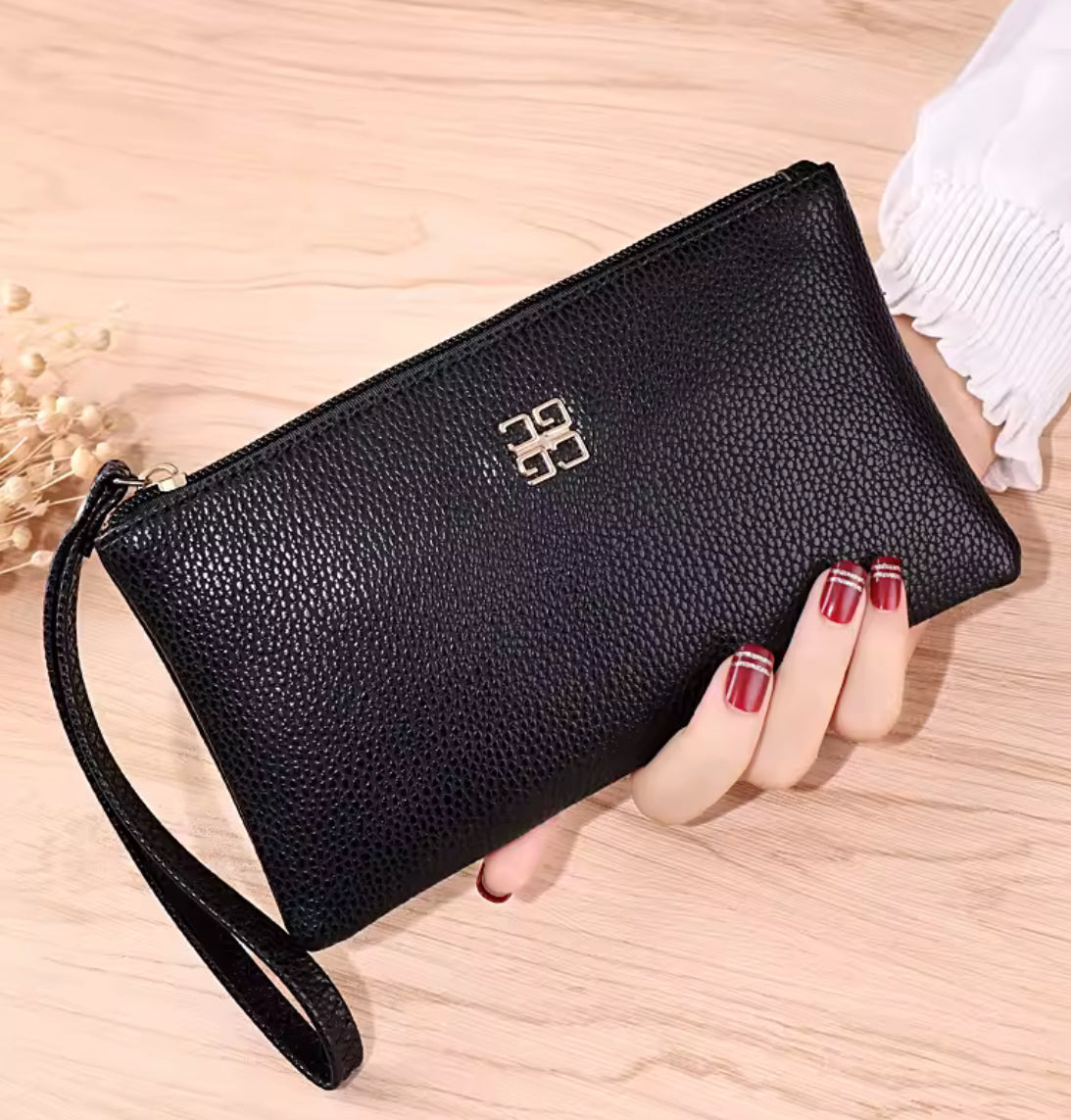 👜 Pochette Multi-fonctions avec Dragonne – Élégance & Praticité